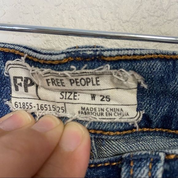 FreePeople Skinny Wash Raw Hem Split Ankle Jean-25 - Picture 7 of 11